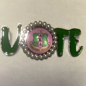 New Alpha Kappa Alpha Sorority green vote crest pin